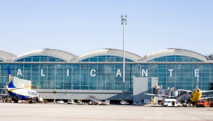 alicante-elche-airport-in-spain-reopens-after-drone-sighting-closure