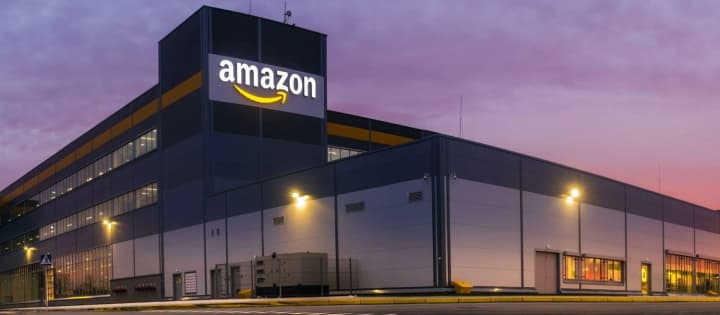 amazon-skorochuie-14-tys-korporatyvnykh-vakansii-cherez-investytsii-v-shtuchnyi-intelekt