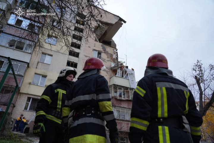 explosion-in-khmelnytskyi-five-injured-a-person-may-be-under-the-rubble