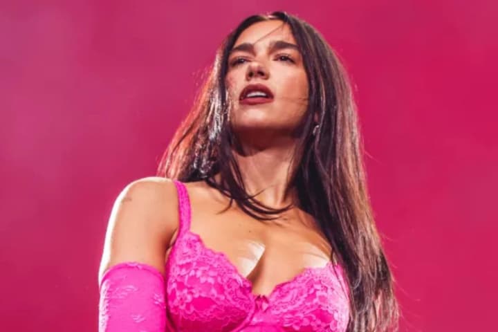 pop-zvezda-dua-lipa-vozglavila-reiting-samikh-bogatikh-zvezd-do-30-let-v-britanii-i-irlandii