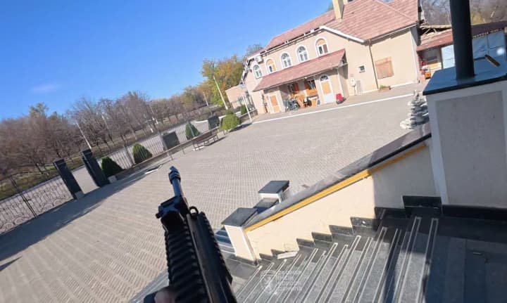 afu-officer-saved-foreign-film-crew-from-russian-fpv-drone