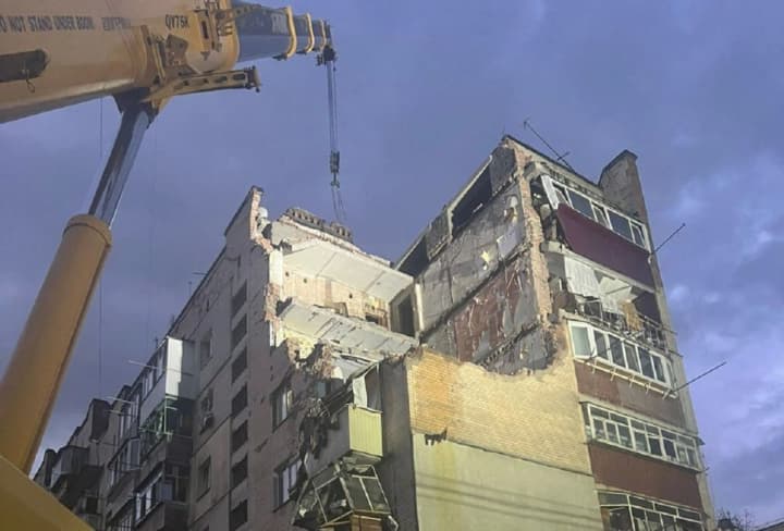 two-victims-of-the-explosion-in-khmelnytskyi-bodies-of-a-man-and-a-woman-found-under-the-rubble