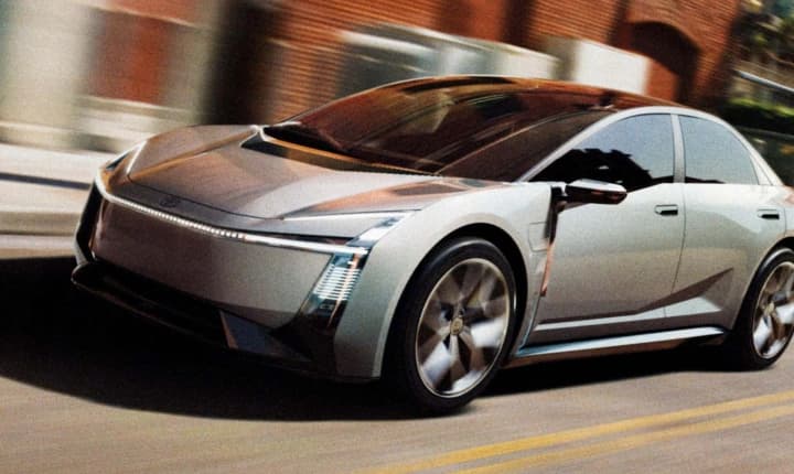 toyota-predstavit-futuristicheskuyu-corolla-kotoraya-obedinit-neskolko-tipov-dvigatelei