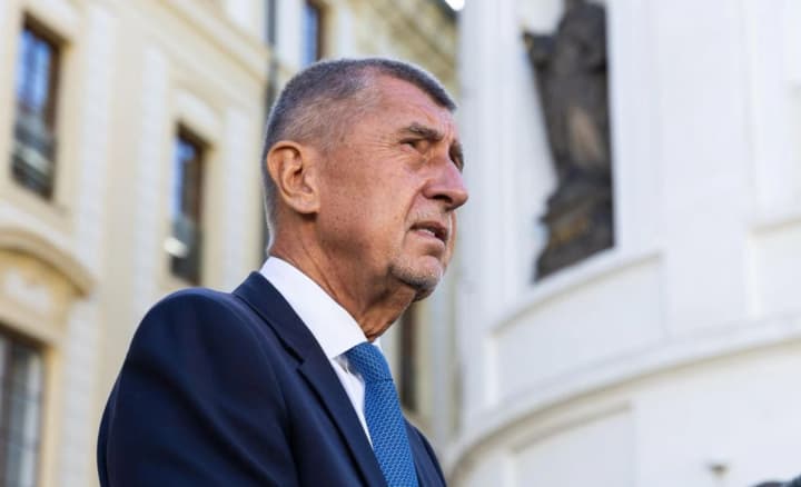 kolyshnii-premier-chekhii-babish-yakyi-ne-pidtrymuvav-dopomohu-ukraini-sformuvav-koalitsiiu-z-yevroskeptykamy
