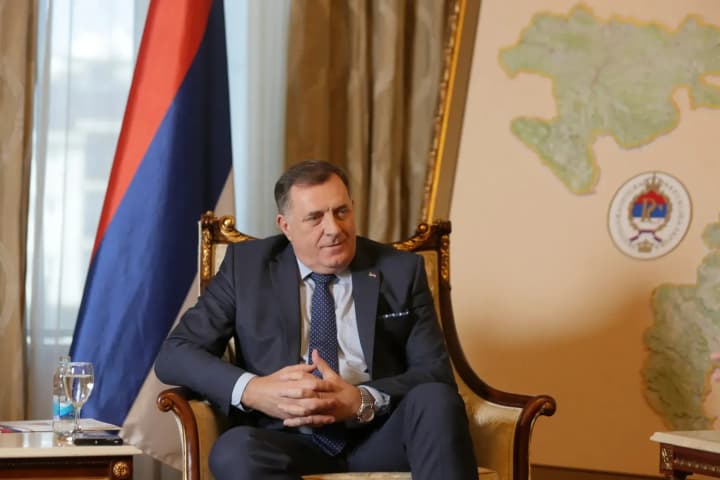 us-lifts-sanctions-against-former-bosnian-serb-leader-dodik