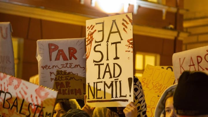 latviya-vikhodit-iz-stambulskoi-konventsii-seim-utverdil-zakonoproekt-posle-mnogochasovikh-debatov