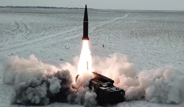 rossiya-atakovala-ukrainu-raketoi-pobudivshei-trampa-viiti-iz-yadernogo-dogovora-reuters