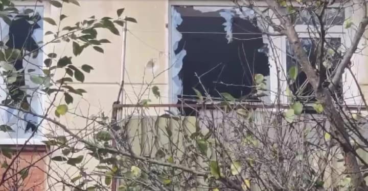 kherson-podvergsya-massirovannomu-obstrelu-dvoe-pogibshikh-i-vosem-ranenikh