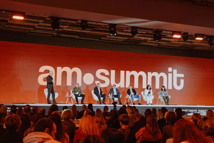 ukraina-stvoriuie-kulturu-dovholittia-na-am-summit-2025-oholosyly-kurs-na-natsstratehiiu-age-management