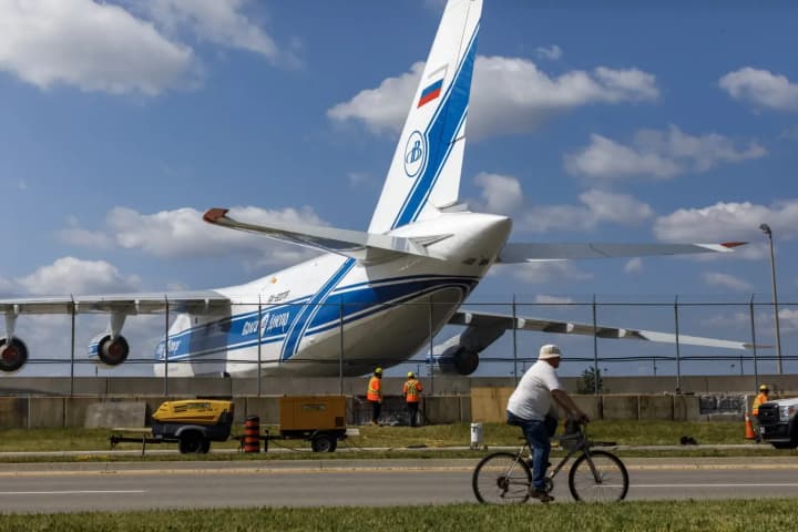 canada-plans-to-transfer-russian-an-124-to-ukraine-but-theres-a-catch-bloomberg