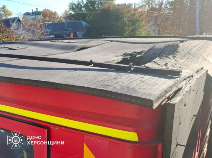 okupanty-atakuvaly-pozhezhnyi-avtomobil-u-khersoni-pislia-artobstrilu