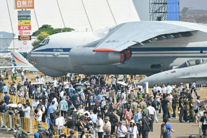 rossiiskii-il-76-obsluzhivavshii-chvk-vagnera-prizemlilsya-v-stolitse-venesueli-posle-dvukhdnevnogo-puteshestviya