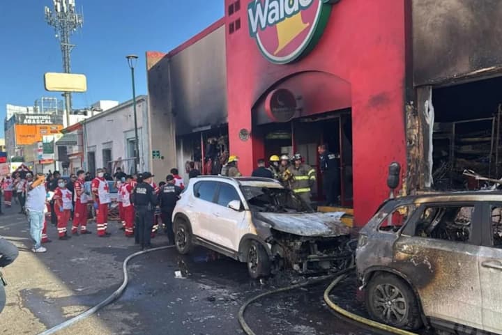 v-meksike-bolee-20-chelovek-pogibli-v-rezultate-vzriva-v-supermarkete