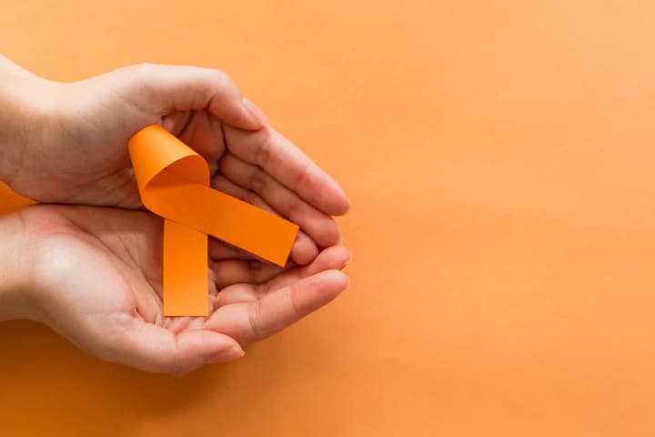 den-rozfarbui-svit-u-pomaranchevyi-i-den-klishe-shcho-shche-sviatkuiut-3-lystopada