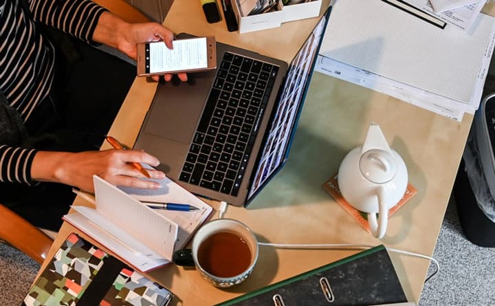 mizhnarodnyi-den-podiaky-koucham-ta-den-ukrainskoho-frilansera-shcho-shche-sviatkuiut-4-lystopada