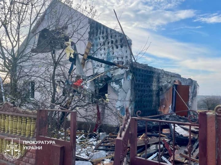 rossiiskie-droni-atakovali-prigorod-kharkova-ostaviv-6-postradavshikh-pokazali-posledstviya