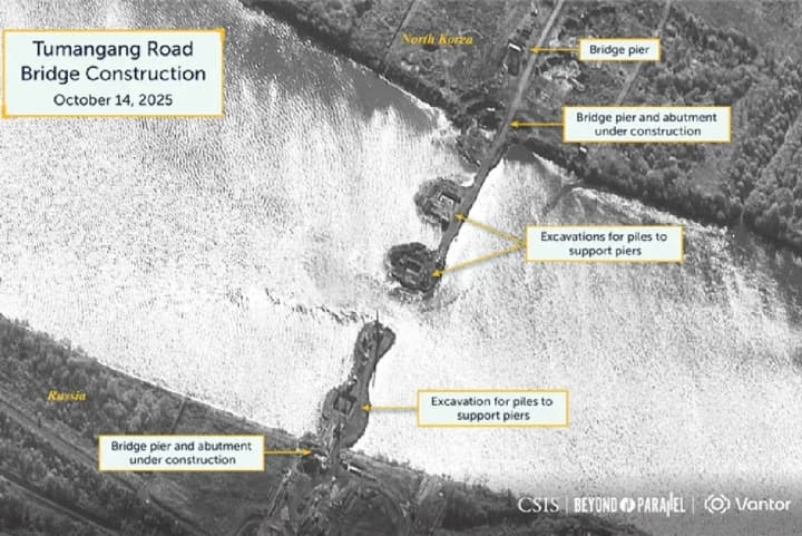 satellite-images-captured-the-construction-of-a-new-bridge-between-russia-and-north-korea