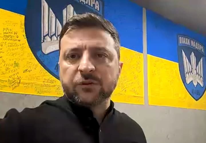 zelenskyi-vidvidav-front-na-donechchyni-ta-zaiavyv-pro-potrebu-zbilshyty-vyrobnytstvo-droniv