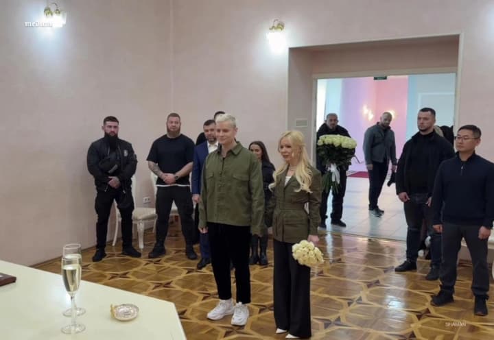 pir-na-kostyakh-rossiiskaya-propagandistka-mizulina-vishla-zamuzh-za-pevtsa-shamana-v-okkupirovannom-donetske