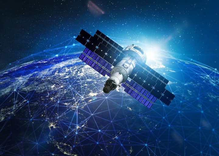 google-gotovit-sputniki-kotorie-budut-obrabativat-dannie-ii-v-kosmose