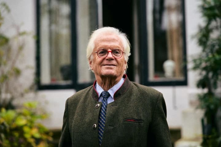 v-berline-vozmushcheni-nemetskii-dirizher-prinyal-nagradu-ot-putina