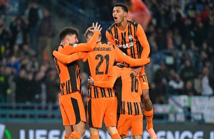 shakhtar-iz-superholom-bondarenka-zdobuvaie-druhu-peremohu-u-lizi-konferentsii