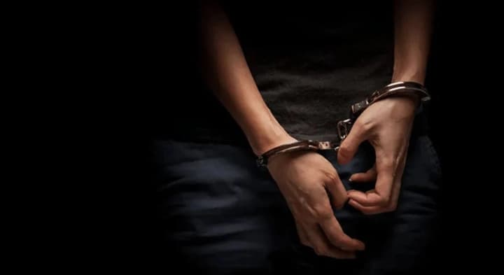 grazhdanku-belarusi-ekstradirovali-v-ssha-po-obvineniyu-v-kontrabande-aviazapchastei-v-rossiyu