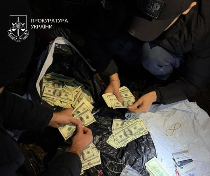 disappeared-with-uah-134-million-in-evidence-kyiv-police-officer-served-with-notice-of-suspicion