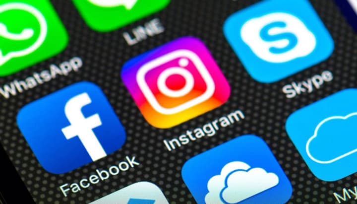 daniya-namerena-zapretit-sotsialnie-seti-dlya-detei-mladshe-15-let