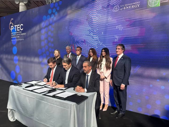 naftohaz-pidpysav-memorandum-z-hretskoiu-kompaniieiu-pro-postavky-zridzhenoho-pryrodnoho-hazu-do-ukrainy