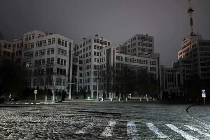 na-ulitsakh-kharkova-totalnii-blekaut-sotsseti