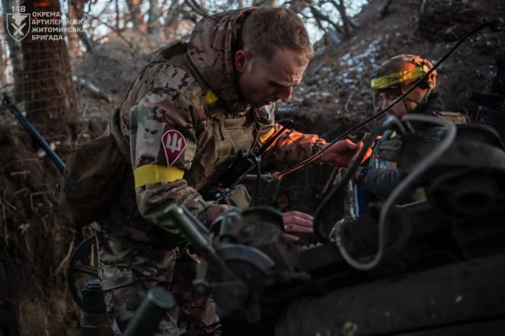 na-fronte-s-nachala-sutok-185-stolknovenii-tret-iz-nikh-na-pokrovskom-napravlenii