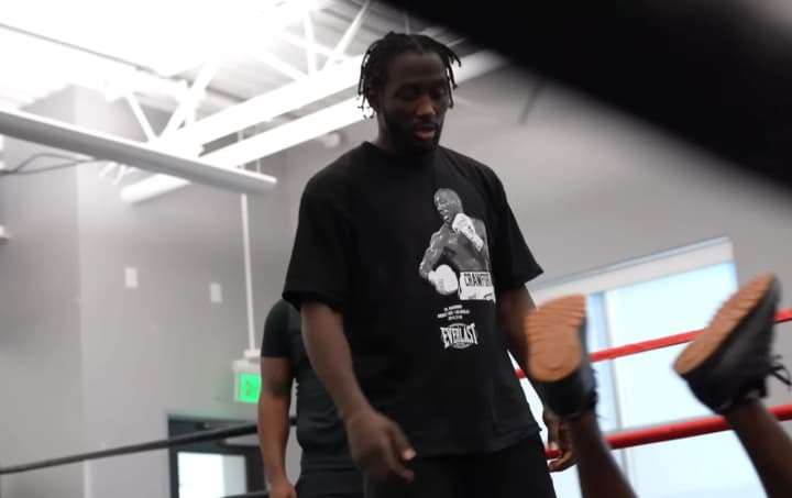 terence-crawford-won-the-undisputed-super-welterweight-boxing-world-title-by-defeating-canelo-alvarez