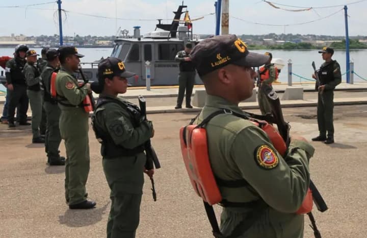 v-venesuele-massovaya-mobilizatsiya-iz-za-ugrozi-imperializma-ssha-karakas-obeshchaet-partizanskuyu-borbu