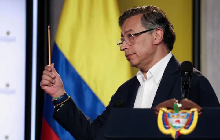 kolumbiya-priostanavlivaet-obmen-razveddannimi-s-ssha-lider-strani-ozvuchil-prichinu