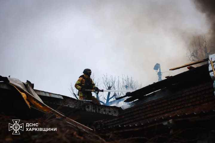 rosiiany-trychi-vdaryly-dronamy-po-starii-zabudovi-maizhe-u-tsentri-kharkova-3-postrazhdalykh