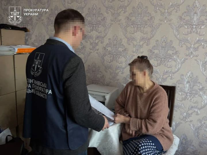 zhenshchina-18-let-skrivala-telo-docheri-v-kvartire-v-prokurature-raskrili-uzhasnie-detali