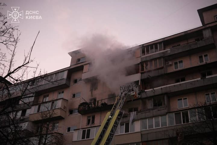 odna-z-naibilsh-masovanykh-atak-rosiian-na-kyiv-za-vsiu-viinu-kilkist-postrazhdalykh-vid-udaru-rf-prodovzhuie-zrostaty