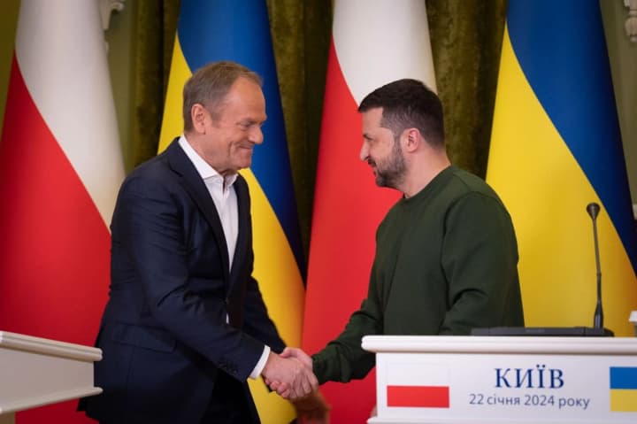 tusk-o-korruptsionnom-skandale-v-ukraine-ya-preduprezhdal-zelenskogo-o-riskakh-rossiiskoi-propagandi
