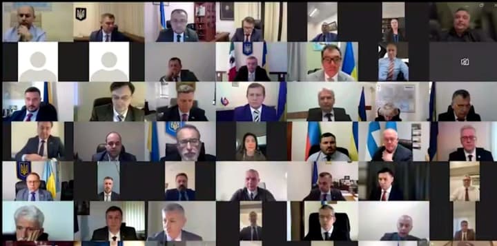 khochu-chtobi-vi-prinyali-vo-vnimanie-tot-fakt-chto-rossiya-budet-s-uvelicheniem-atak-zelenskii-provel-soveshchanie-s-rukovoditelyami-dipuchrezhdenii