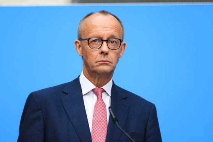 nemtsi-teryayut-terpenie-k-mertsu-ekonomika-ne-ozhivaet-podderzhka-padaet-bloomberg