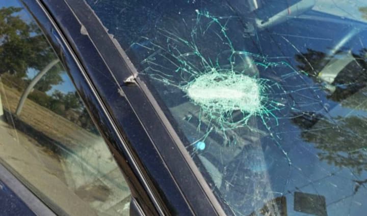 occupiers-attacked-a-car-in-kherson-three-people-sustained-mine-blast-injuries