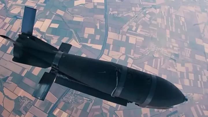 vpustyly-8-bomb-hur-perekhopylo-rozmovy-pro-te-shcho-rosiiska-aviatsiia-bombyt-vlasnu-bielhorodshchynu