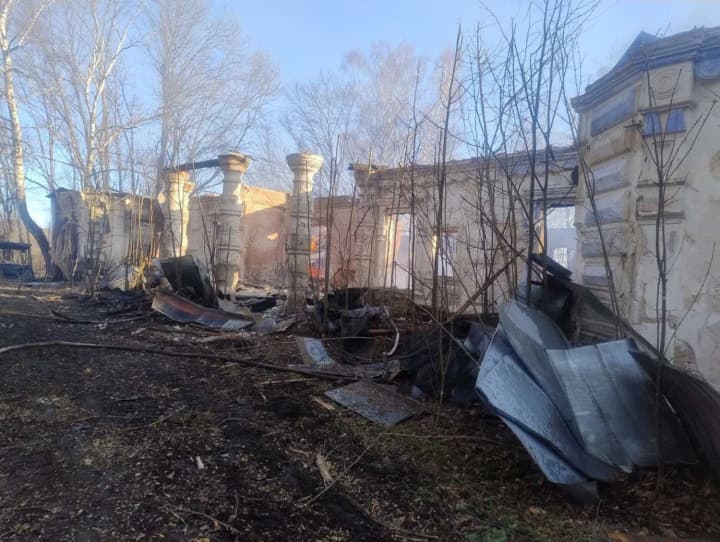 russia-destroyed-the-khrushchev-estate-in-sumy-region-a-monument-associated-with-shevchenko