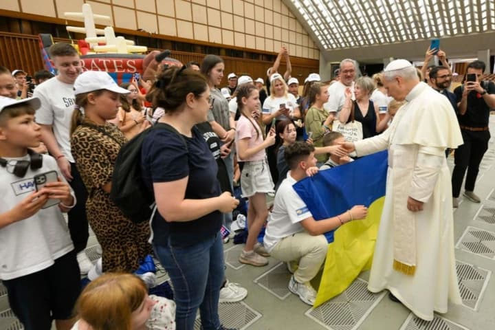 ukraina-prosit-vatikan-stat-ofitsialnim-posrednikom-v-vozvrashchenii-deportirovannikh-grazhdan-iz-rf-ar