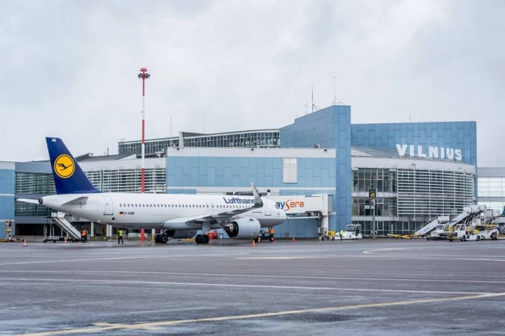vilnyusskii-aeroport-vremenno-priostanovil-rabotu-iz-za-podozritelnogo-vozdushnogo-shara