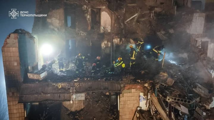 in-ternopil-searches-continue-for-the-third-day-after-the-russian-attack-16-people-are-still-out-of-contact