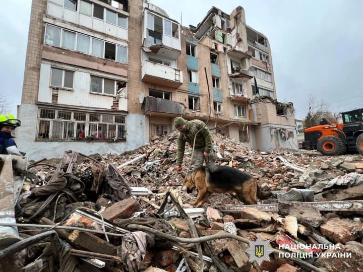 in-ternopil-search-and-rescue-operations-continue-for-the-fourth-day-after-the-russian-attack-seven-people-are-considered-missing