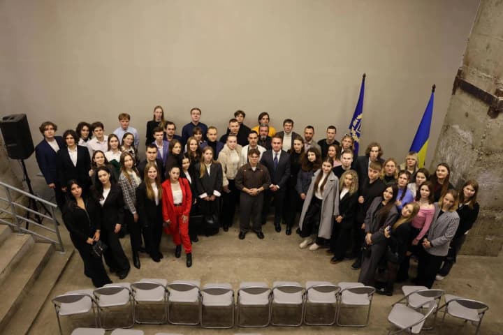 praktyka-dlia-studeniv-v-orhanakh-prokuratury-ta-spilni-naukovi-doslidzhennia-henprokuror-kravchenko-u-kharkovi-vidvidav-dva-universytety-ta-instytut-sudovykh-ekspertyz