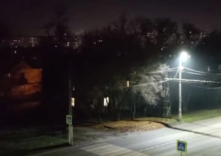 blackout-hits-a-number-of-occupied-cities-in-donetsk-region-after-uav-attack-media